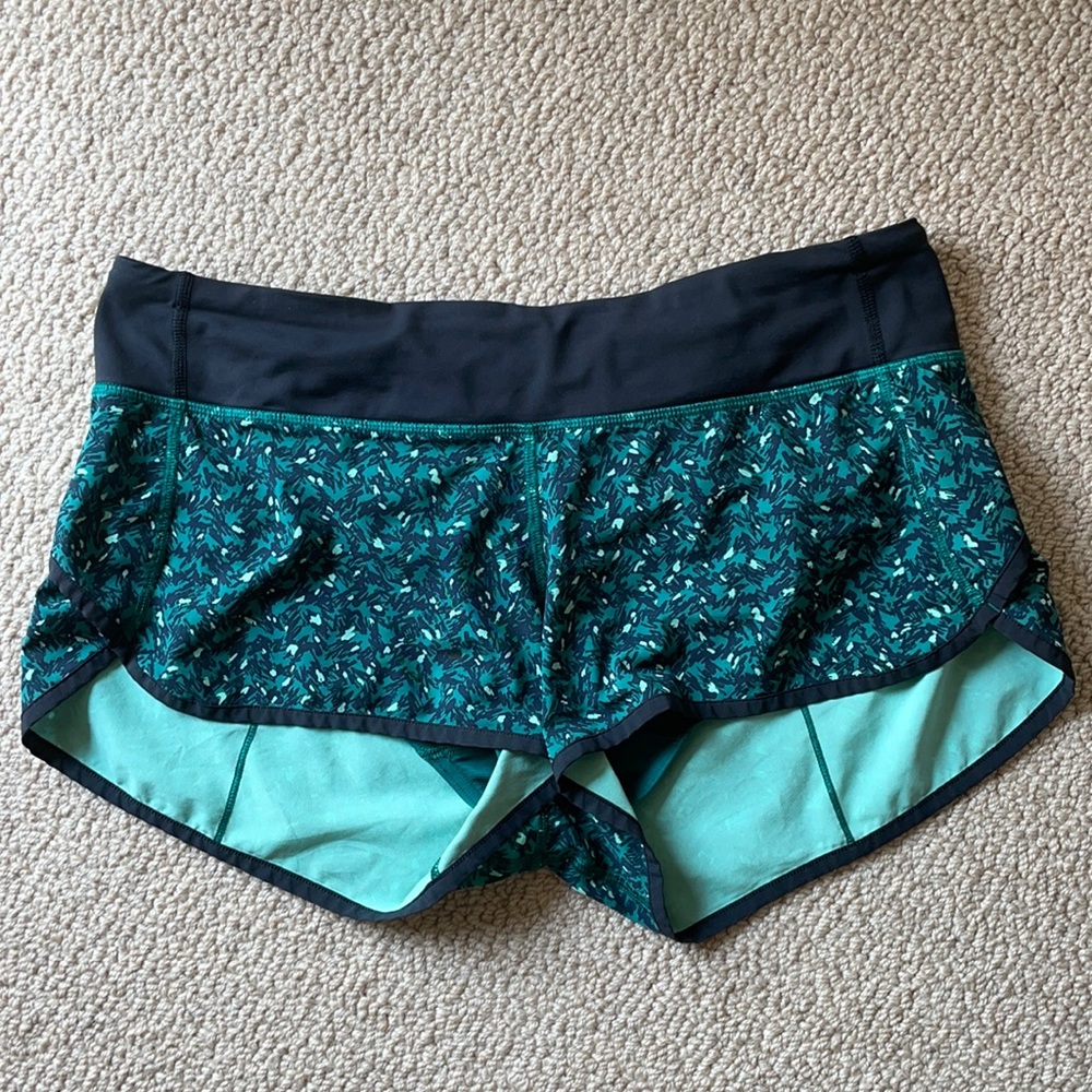 Lululemon low rise 2.5” inseam speed up shorts